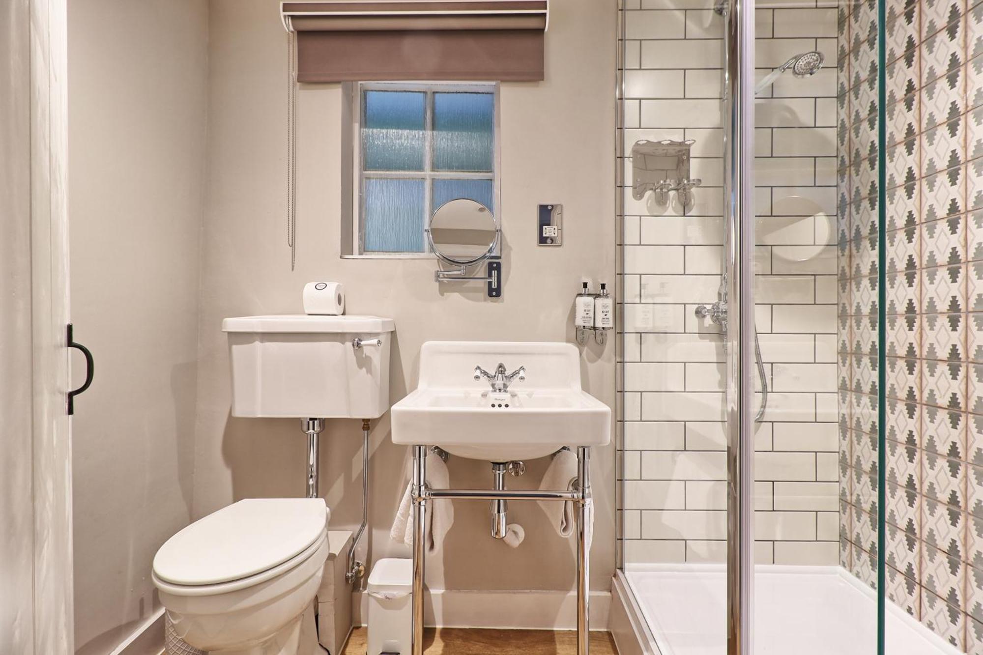 Ranfield'S Brasserie Hotel Rooms 科格索尔 外观 照片