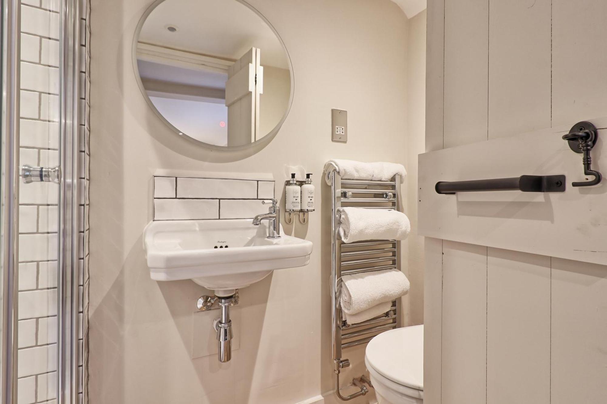 Ranfield'S Brasserie Hotel Rooms 科格索尔 外观 照片